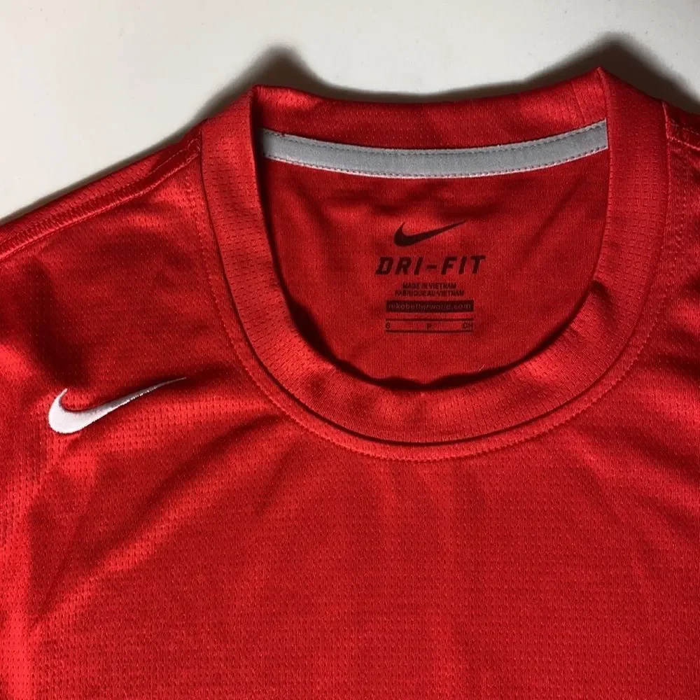 Nike Men’s T-Shirt